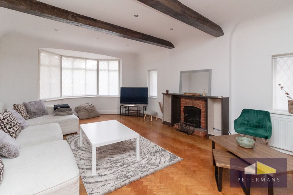 Property photo 2 of 16