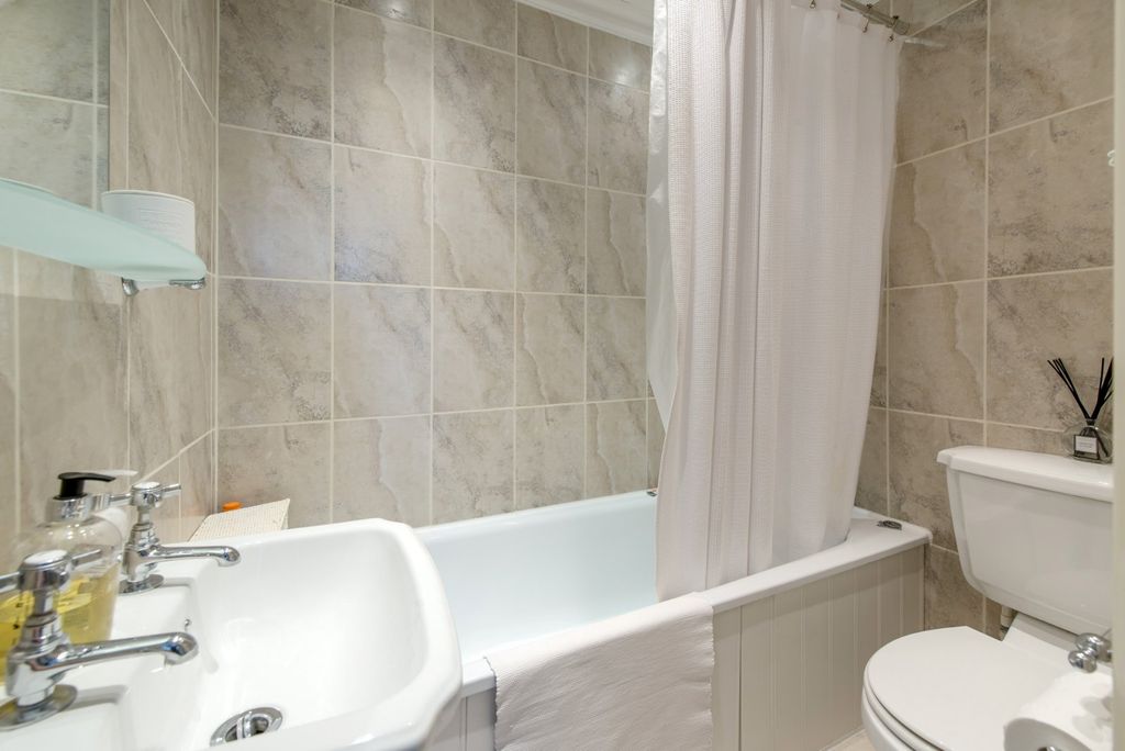 Property photo 3 of 8 Picture No. 01