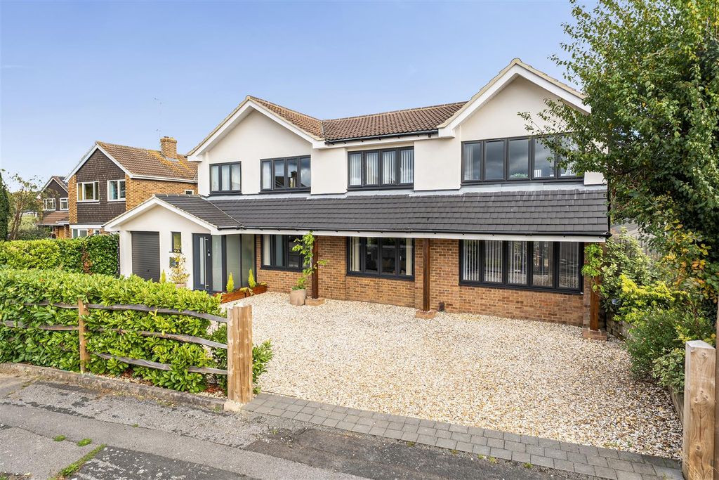 Property photo 1 of 35 1-6Ad10Eb1Ec89E-1535684-1.Jpg
