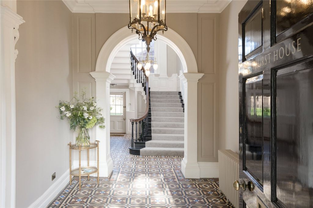 Property photo 2 of 29 Foyer