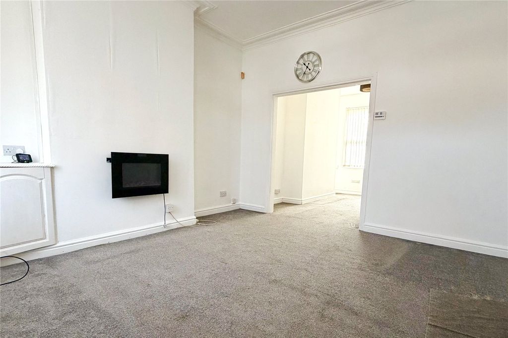 Property photo 3 of 13 Living Room