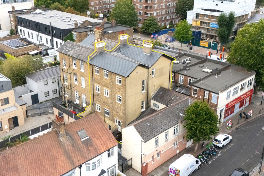 Property photo 1 of 44 187 Balham High Road, Balham, London Sw12 9Be