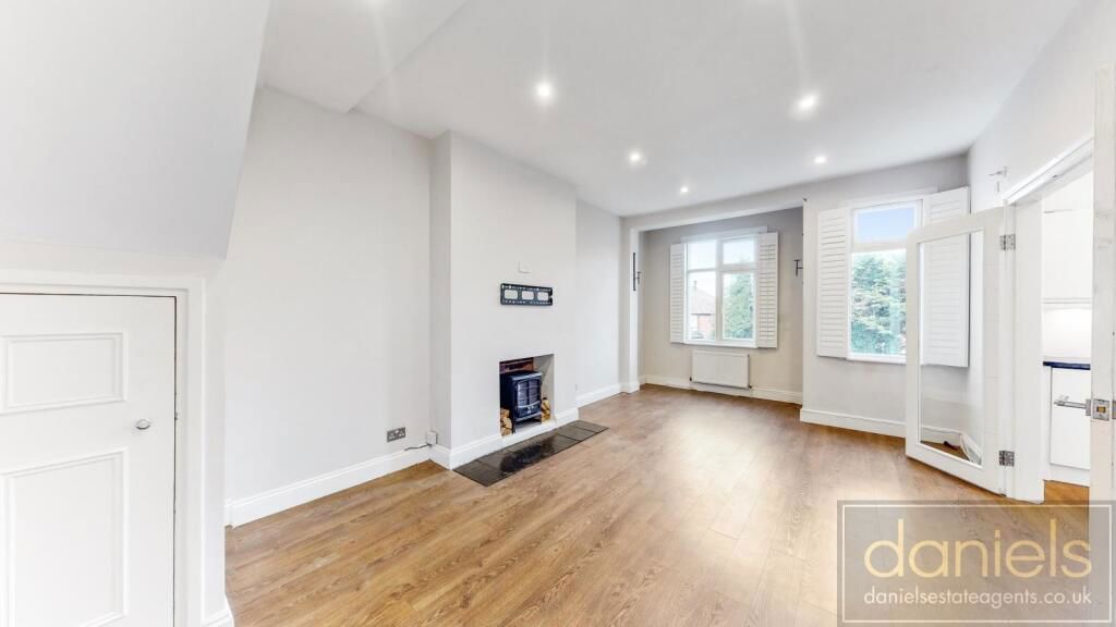 Property photo 3 of 11