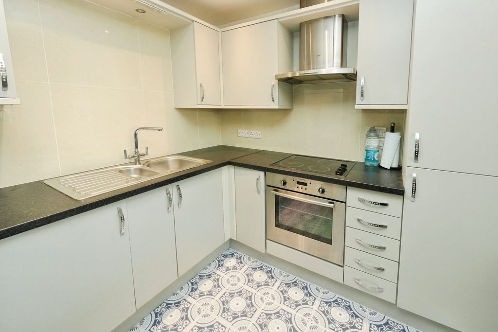 Property photo 3 of 16 Kitchen