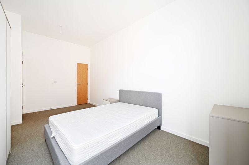 Property photo 1 of 21 Bedroom