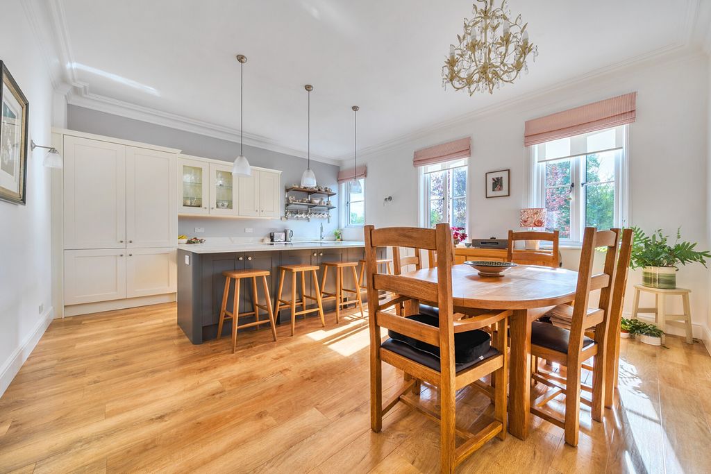 Property photo 2 of 23 1515764-28-6Aa056...