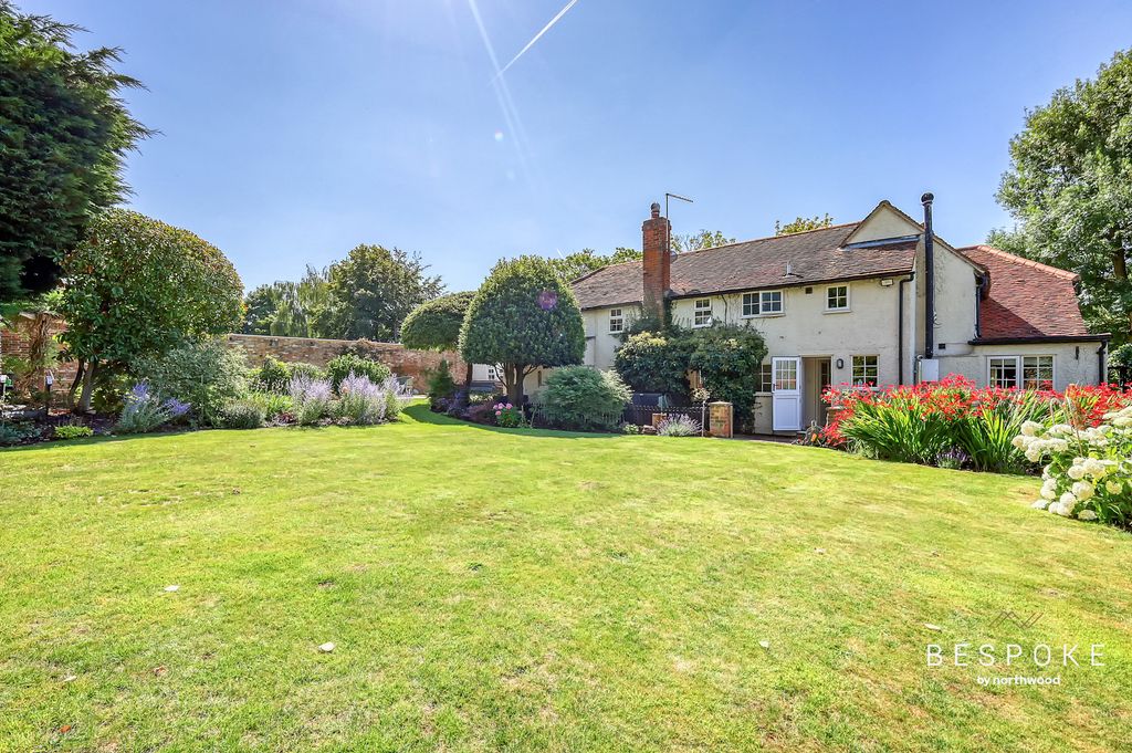 Property photo 2 of 38