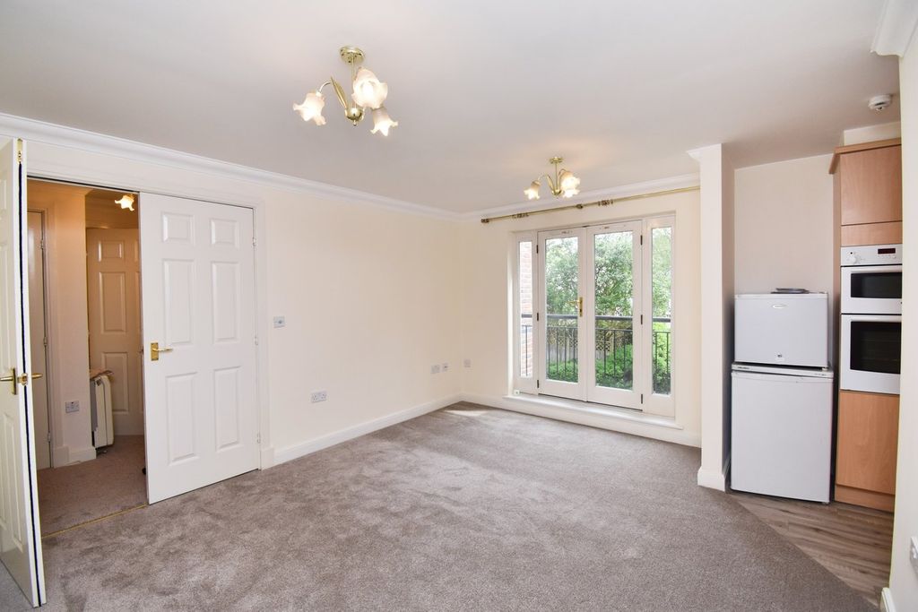 Property photo 2 of 14