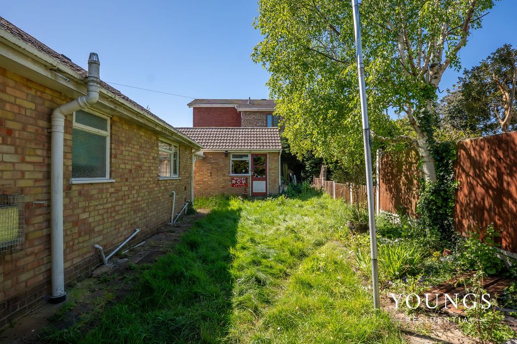 Property photo 2 of 21