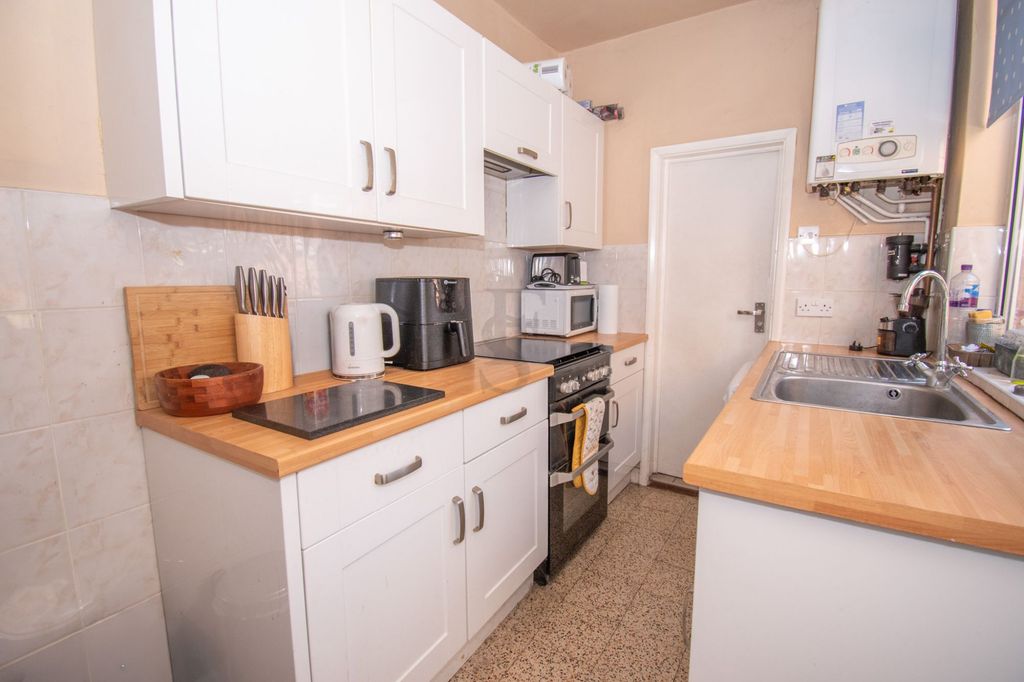 Property photo 2 of 12