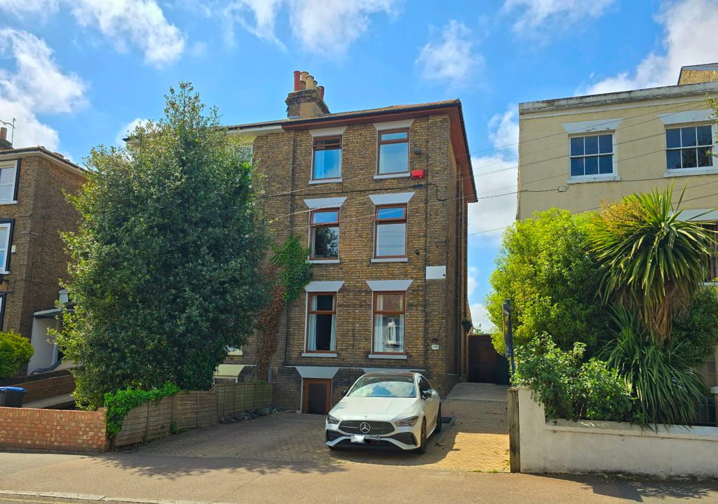 Property photo 1 of 26