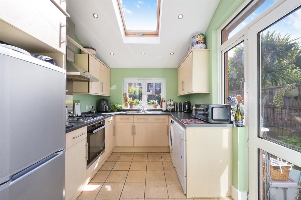 Property photo 3 of 12