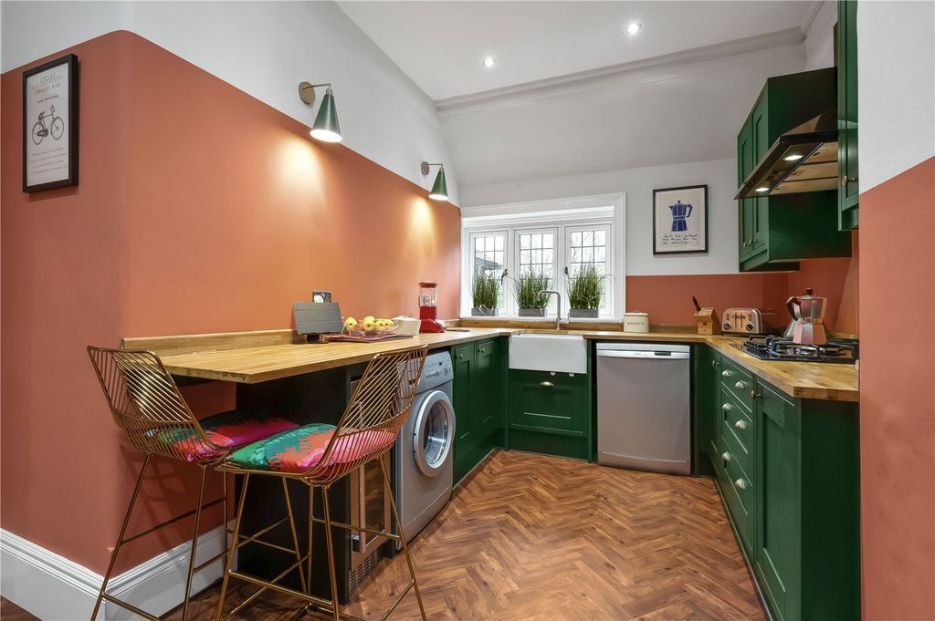 Property photo 2 of 12 Kitchen