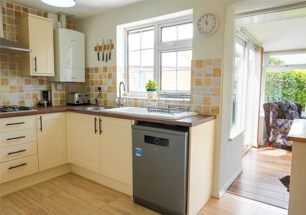 Property photo 3 of 11 Picture No. 35