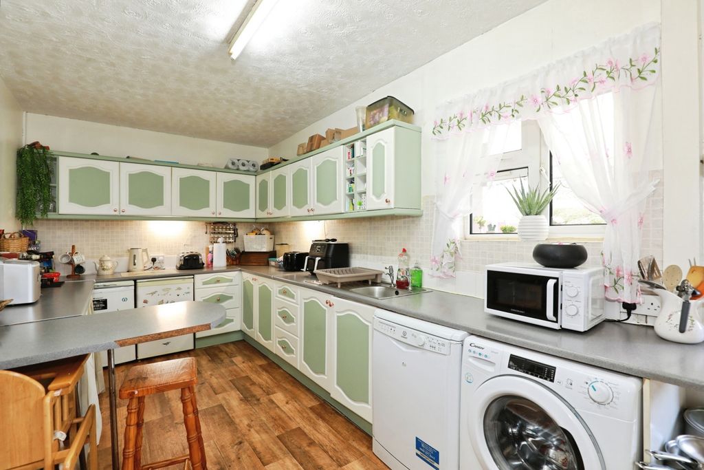 Property photo 3 of 16 Pbox-Img.Jpg