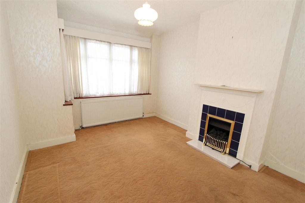 Property photo 2 of 15 Lounge.Jpg