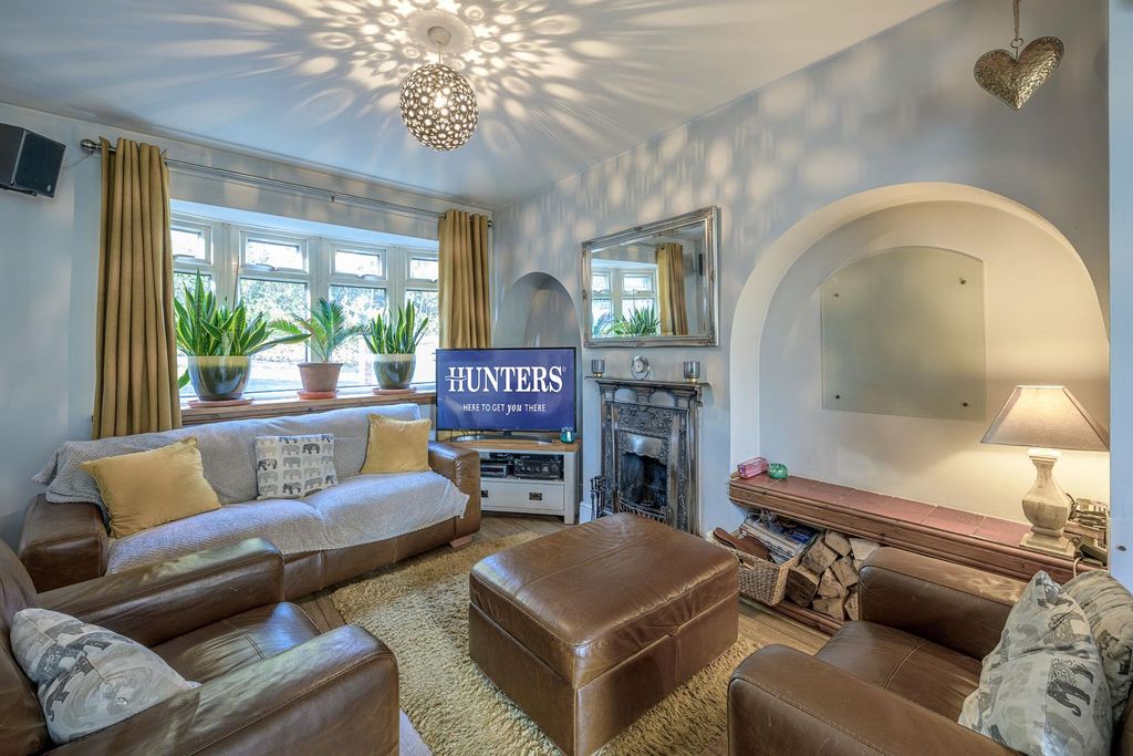 Property photo 2 of 22