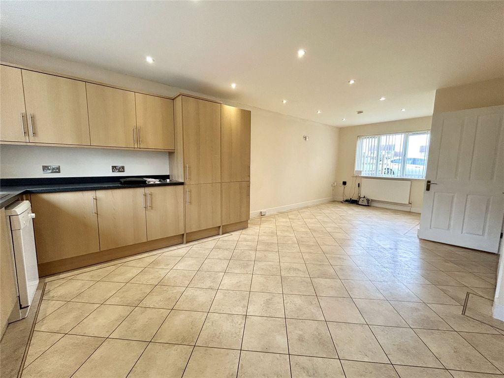 Property photo 3 of 17 Picture No. 03