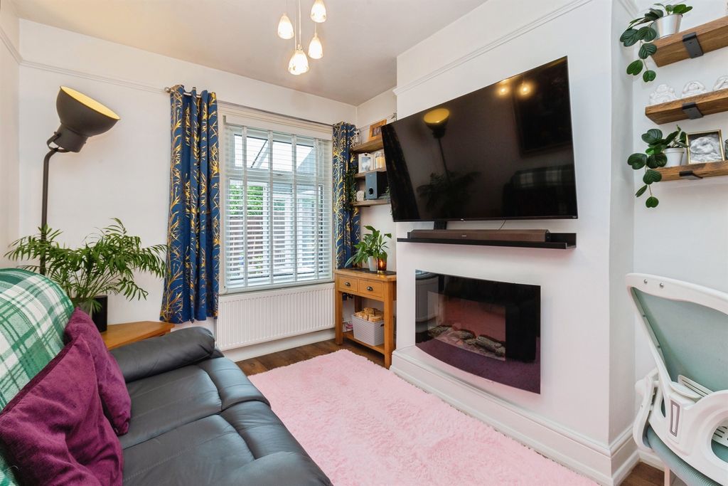 Property photo 2 of 22