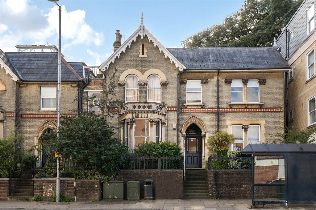 Property photo 1 of 11 Front Aspect