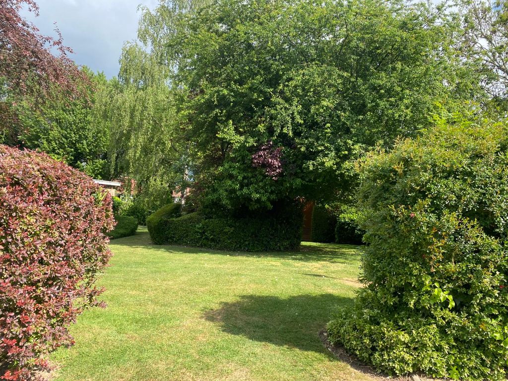 Property photo 3 of 25