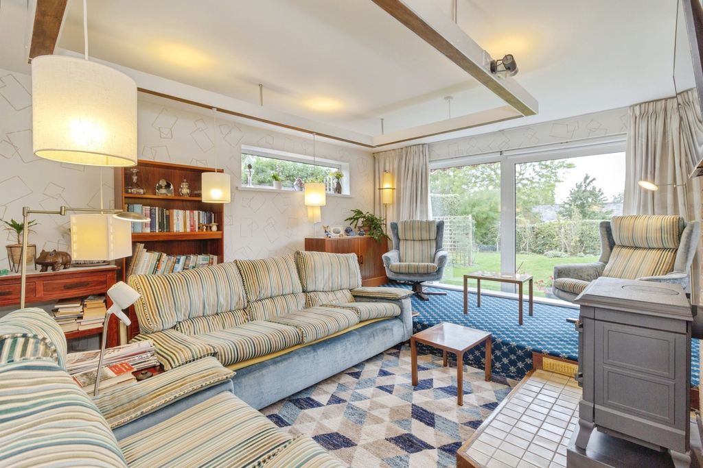 Property photo 2 of 24 Lounge Diner