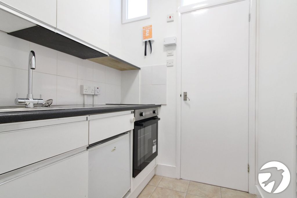 Property photo 2 of 5 Kitchen