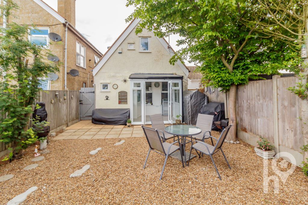 Property photo 3 of 12 Photo 12