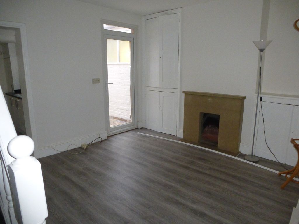 Property photo 3 of 14 4884052