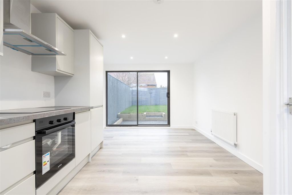 Property photo 2 of 9 Kitchen / Diner