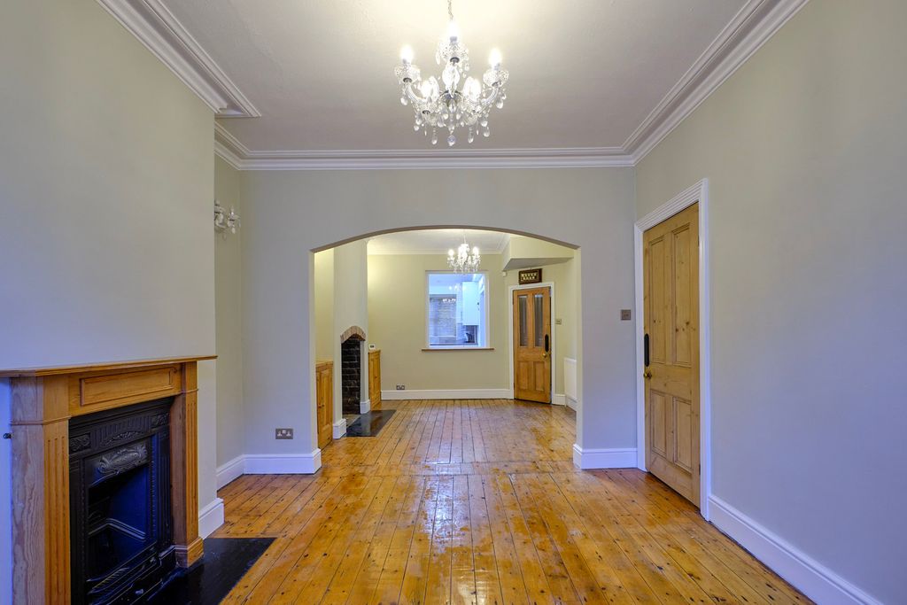 Property photo 2 of 8 Living