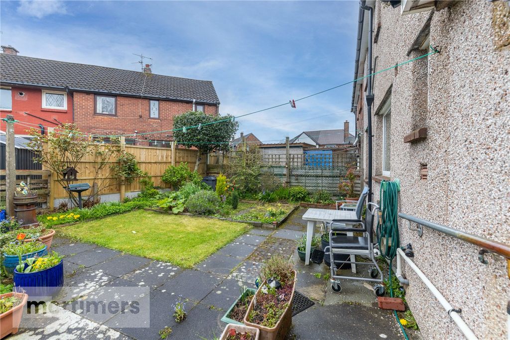 Property photo 3 of 24 Garden