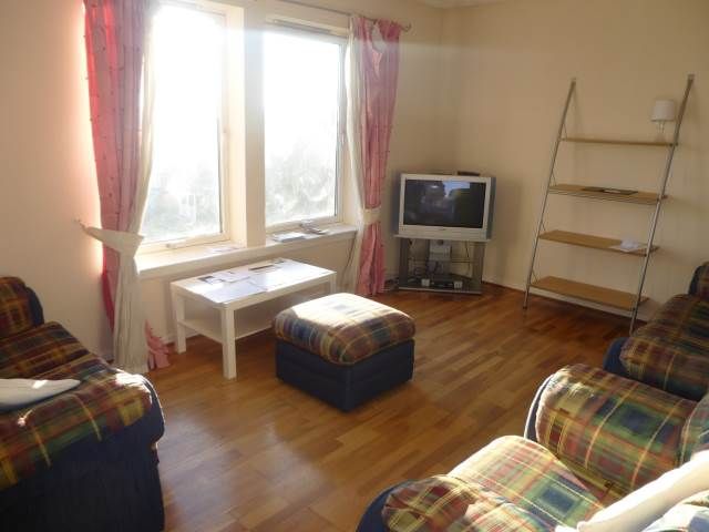 Property photo 1 of 11 Lounge