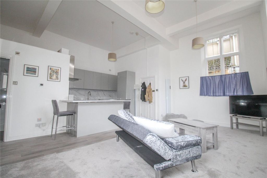 Property photo 3 of 9 Picture No. 06