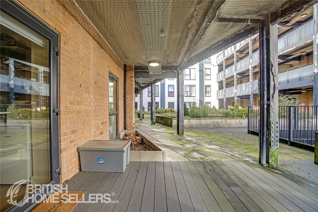 Property photo 2 of 14 Picture No. 16