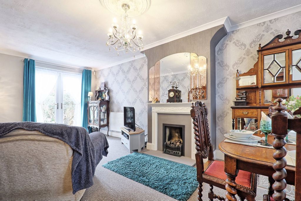 Property photo 2 of 35