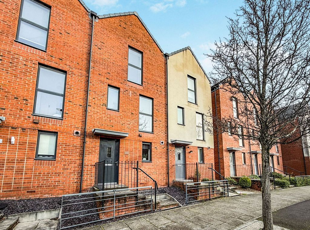 Property photo 2 of 30