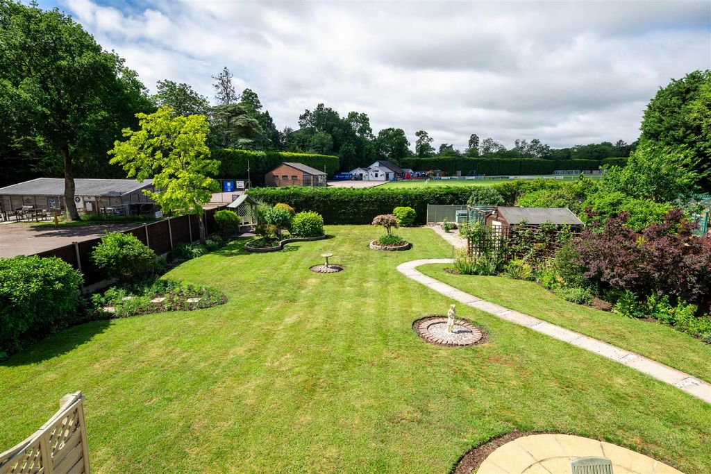 Property photo 2 of 37 260612 - Mellis, Church Lane, Oakley - 29.Jpg