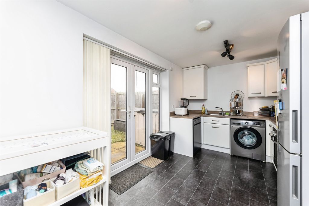 Property photo 2 of 17