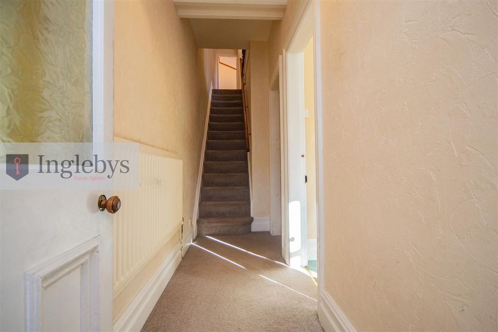 Property photo 3 of 23