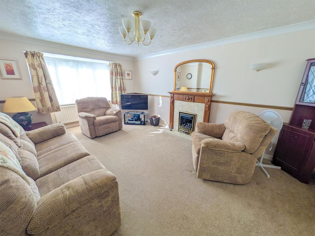 Property photo 3 of 21