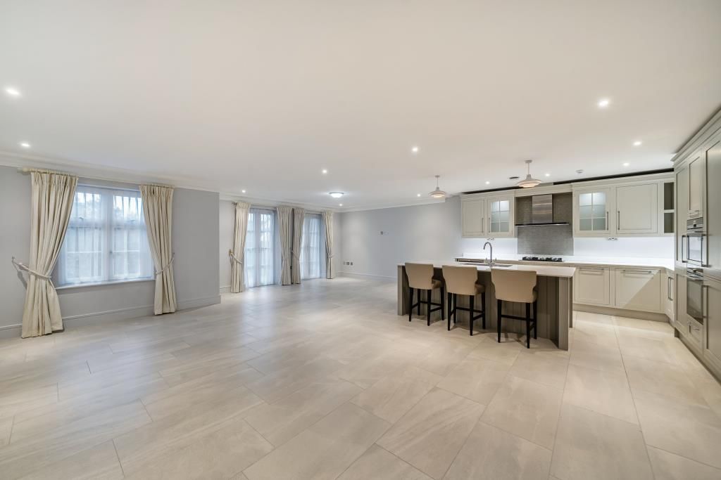 Property photo 2 of 27 Kitchen