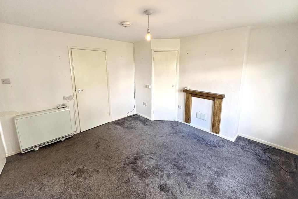 Property photo 2 of 14 2 North End Gardens, Sherston, Wiltshire, Sn16 0Nl