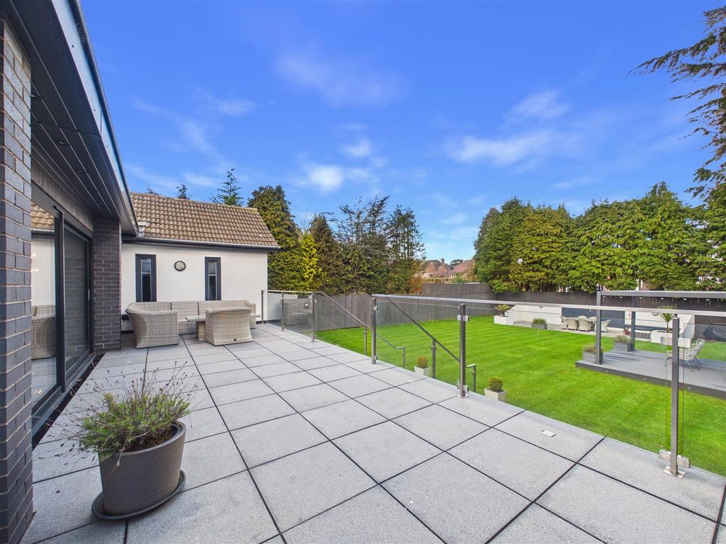 Property photo 3 of 26 Cam05451G0-Pr0113-Still036.Jpg