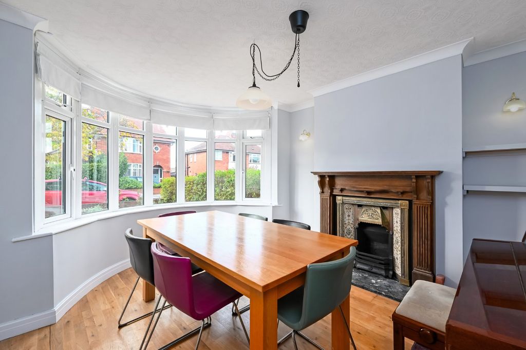 Property photo 3 of 12 Picture 3