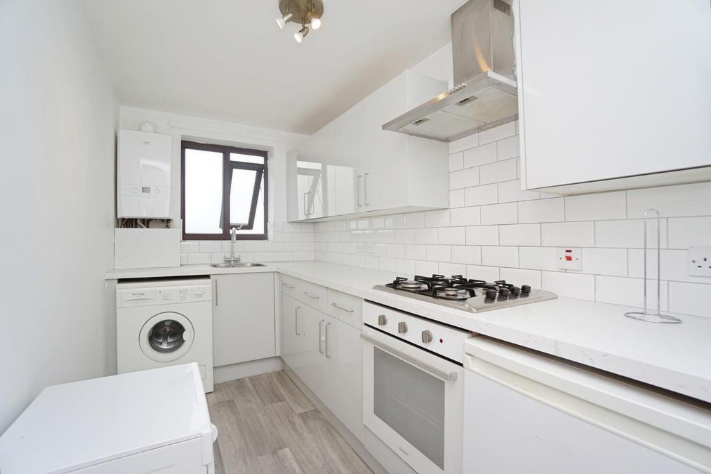 Property photo 2 of 20 Kitchen