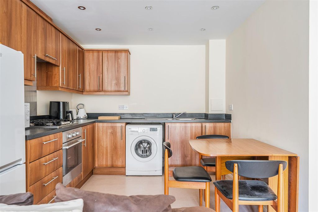 Property photo 3 of 19 1396072-9-695E699132F0F.Jpg