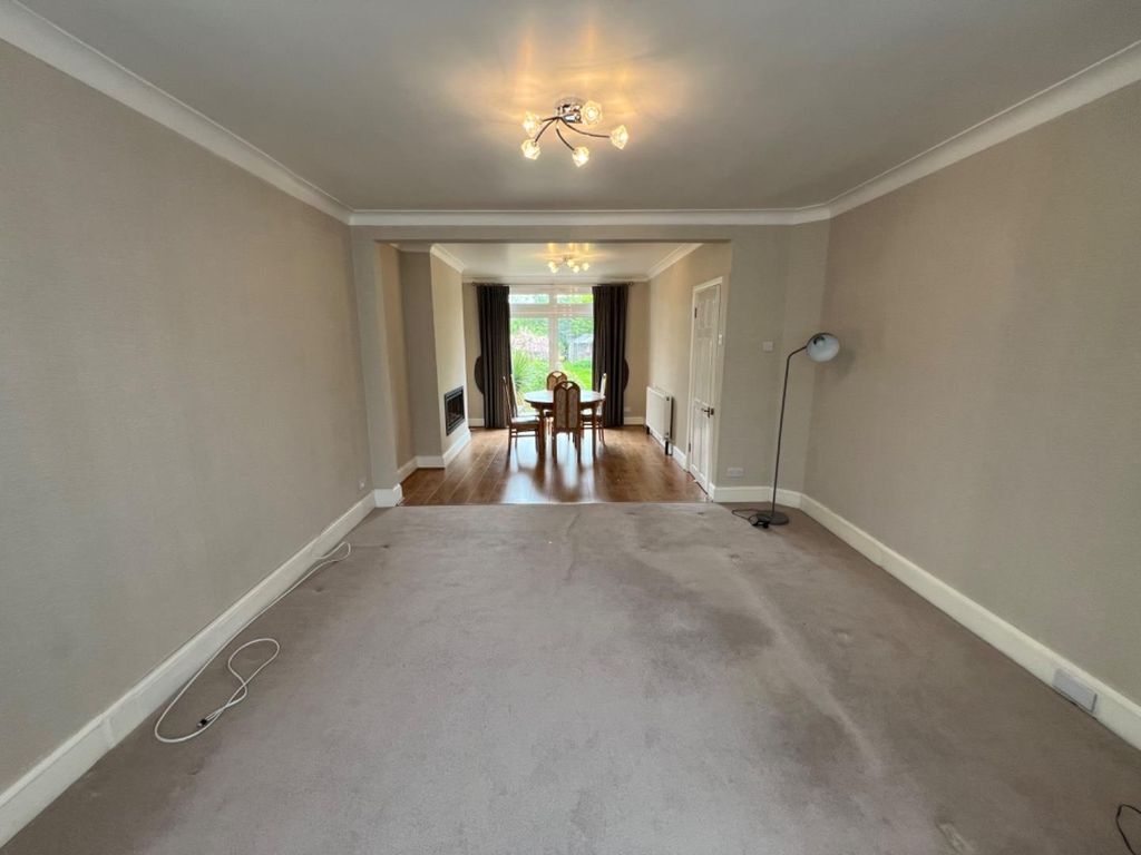 Property photo 2 of 10 Tempimage4Z0E6J.Jpg
