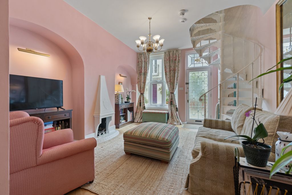 Property photo 1 of 10 8Y3A9924