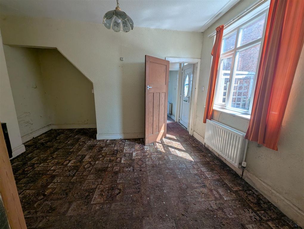 Property photo 3 of 9 Dining Room